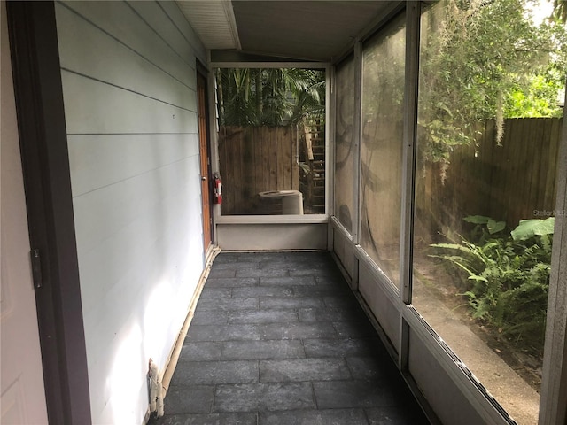 122 19th Ave N, Saint Petersburg, FL 33704 - view of unfurnished sunroom