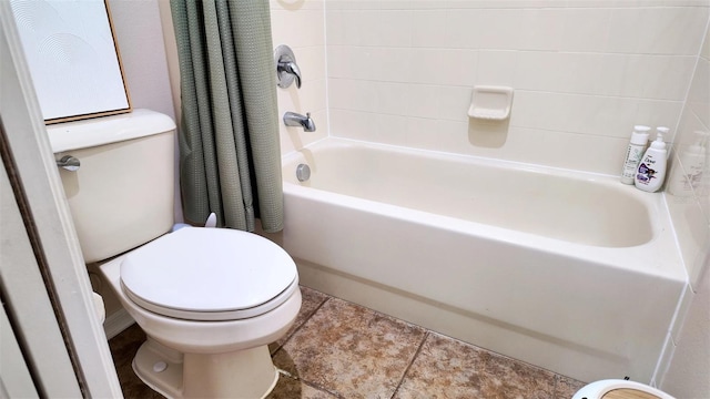 13653 Artesa Bell Dr, Riverview, FL 33579 - bathroom with toilet and shower / bath combo