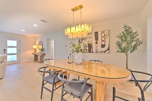 dining area featuring visible vents, baseboards, recessed lighting, a chandelier, and light wood-style flooring