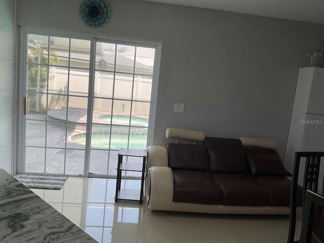 11727 Spanish Lake Dr, Tampa, FL 33635 - view of tiled living area