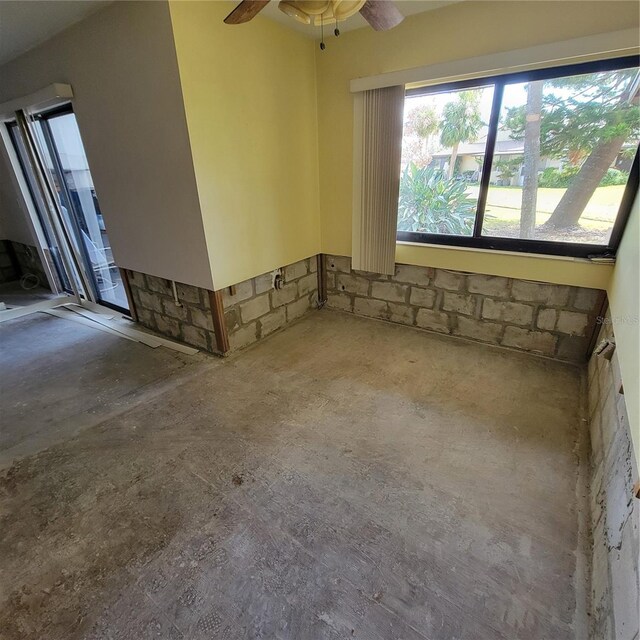1234 11th Cir SE, Largo, FL 33771 - empty room featuring a ceiling fan