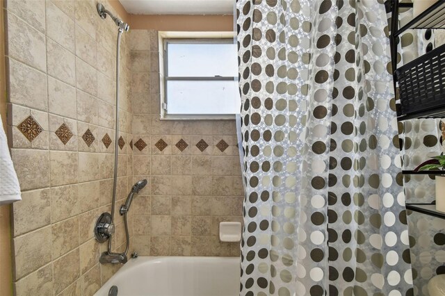8531 Woodcrest Dr, Port Richey, FL 34668 - full bathroom with shower / bath combo with shower curtain