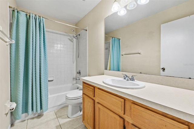 732 Kensington Lake Cir, Brandon, FL 33511 - full bathroom featuring tile patterned floors, toilet, vanity, and shower / tub combo