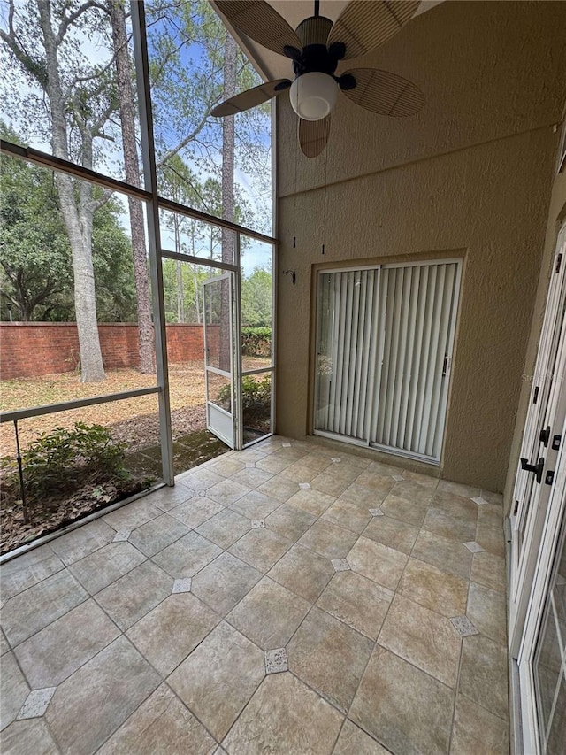 1608 Fox Glen Ct, Winter Springs, FL 32708 - unfurnished sunroom featuring a ceiling fan