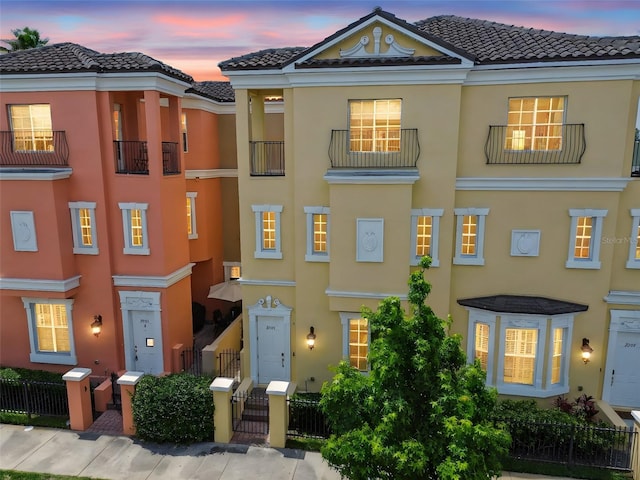 2305 Victoria Gardens Ln, Tampa, FL 33609 - photo 1