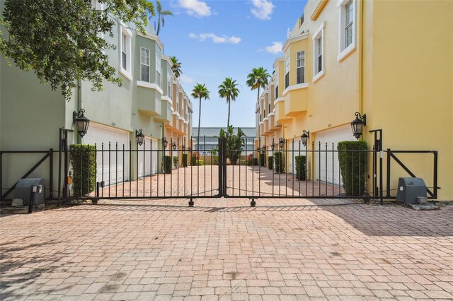 2305 Victoria Gardens Ln, Tampa, FL 33609 - photo 41