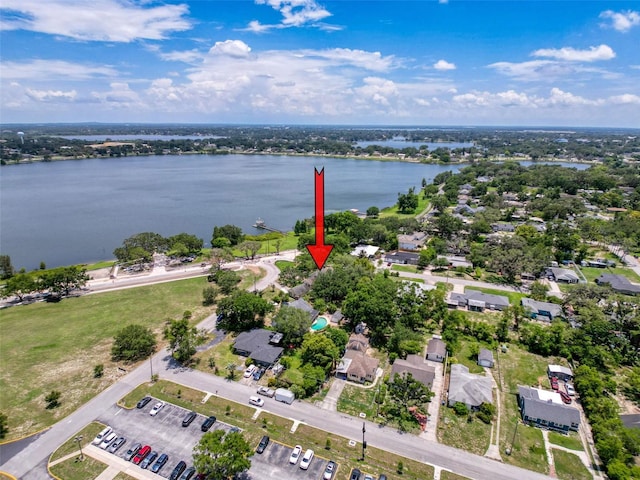 800 W Lake Elbert Dr NE, Winter Haven, FL 33881 - aerial overview of property's location with a large body of water