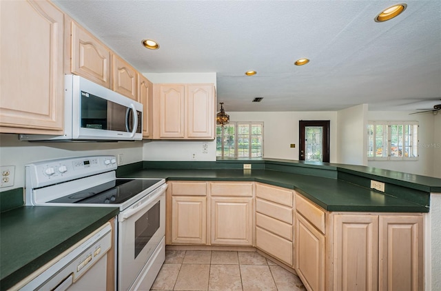 2880 81st St N, Saint Petersburg, FL 33710 - photo 18