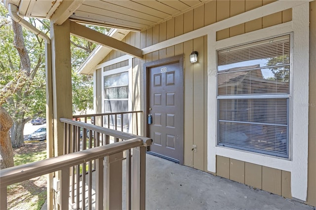 14317 Hanging Moss Cir Unit 202, Tampa, FL 33613 - photo 2
