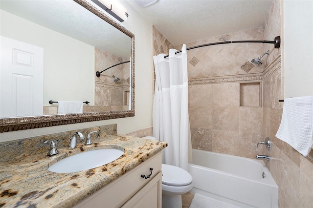 3268 Tanglewood Trl, Palm Harbor, FL 34685 - bathroom with shower / bath combo, toilet, vanity, and a textured ceiling