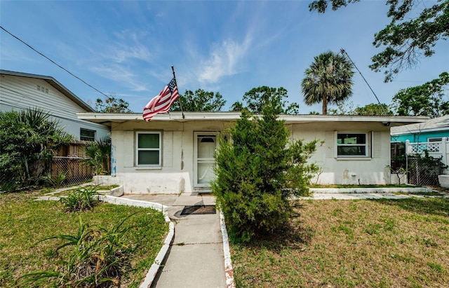 306 Banana St, Tarpon Springs, FL 34689 - photo 4