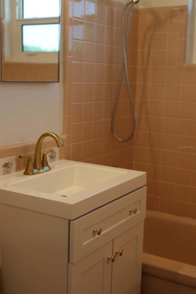 11447 Park Blvd Unit 301, Seminole, FL 33772 - full bathroom with vanity and bathing tub / shower combination