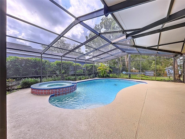 232 Pinecrest Dr, Palm Harbor, FL 34683 - view of swimming pool with a pool with connected hot tub, a patio, a lanai, and a fenced backyard