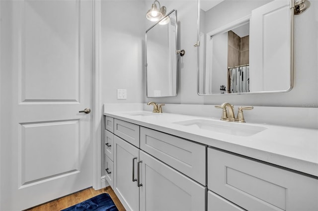 14902 Sweat Loop Rd, Wimauma, FL 33598 - full bath featuring double vanity and wood finished floors