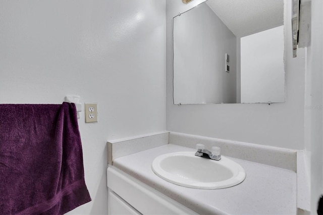 7505 Pitch Pine Cir Unit 122, Tampa, FL 33617 - bathroom with vanity