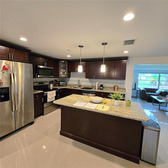 1412 Sunset Ln, Lutz, FL 33549 - photo 4