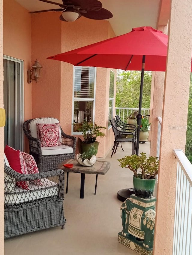 6926 Mccray Dr, Hudson, FL 34667 - view of patio / terrace with ceiling fan