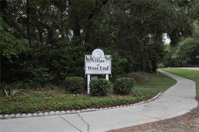 view of community / neighborhood sign