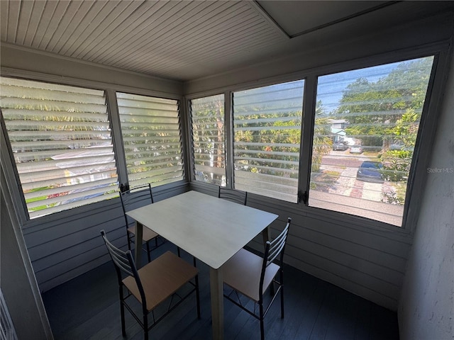 view of sunroom / solarium