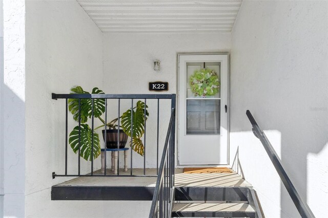 3823 N Oak Dr Unit K22, Tampa, FL 33611 - entrance to property featuring stucco siding