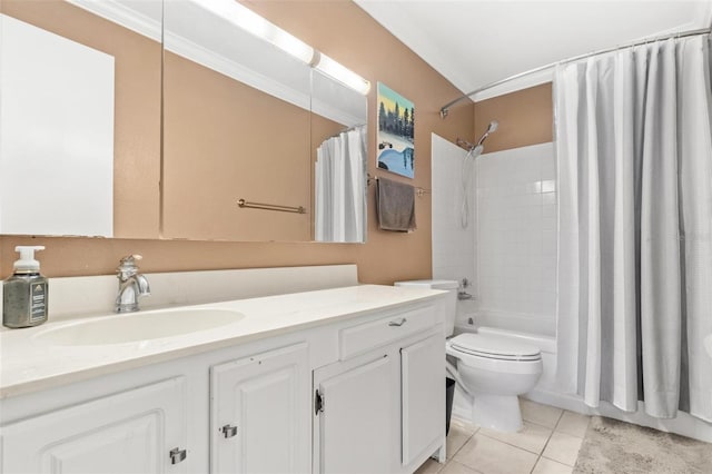 3823 N Oak Dr Unit K22, Tampa, FL 33611 - bathroom with tile patterned flooring, toilet, shower / bath combo with shower curtain, and vanity