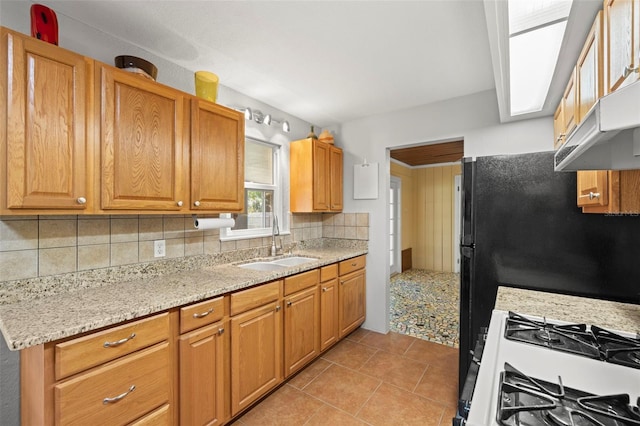 522 Norfolk St, Dunedin, FL 34698 - photo 12