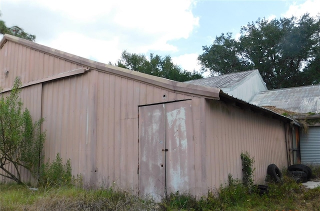 view of outbuilding