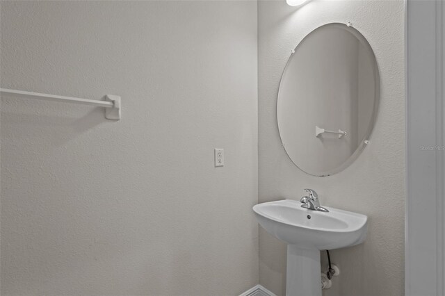 2432 Hearth Dr, Odessa, FL 33556 - view of bathroom