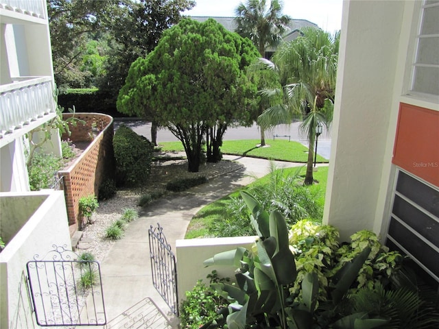 view of community featuring a fenced front yard