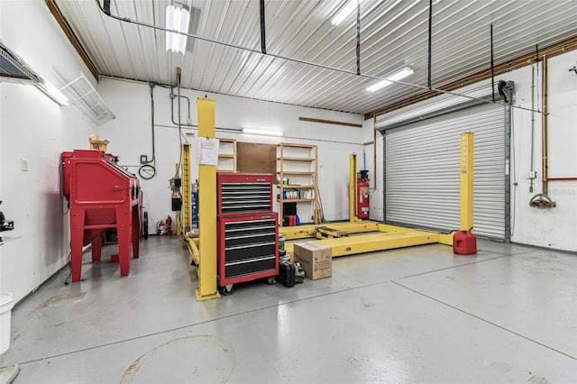 1202 Williams Rd, Plant City, FL 33565 - garage with a workshop area