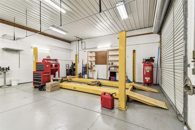 1202 Williams Rd, Plant City, FL 33565 - garage with a workshop area
