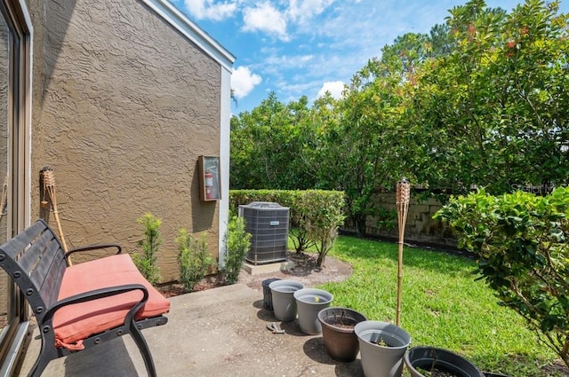 16504 Lake Brigadoon Cir, Tampa, FL 33618 - view of patio featuring cooling unit