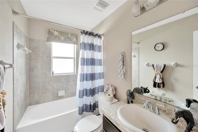 305 St Georges Cir, Eagle Lake, FL 33839 - full bath with shower / tub combo with curtain, vanity, and toilet