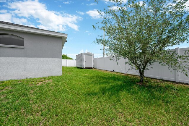 305 St Georges Cir, Eagle Lake, FL 33839 - view of yard
