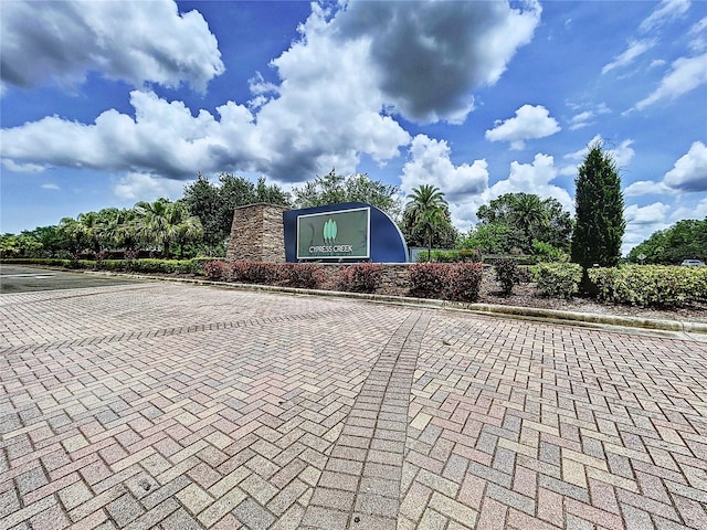 7504 Turtle View Dr, Ruskin, FL 33573 - view of community / neighborhood sign