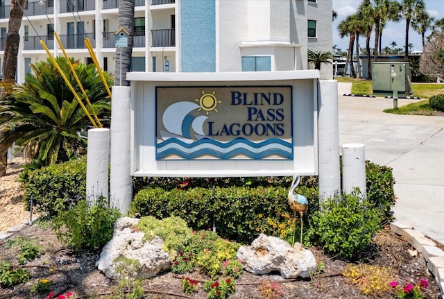 view of community / neighborhood sign