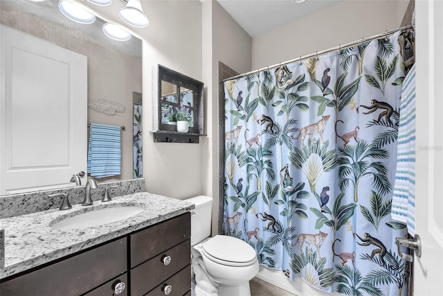 11606 Kilkenny Coral Dr, Riverview, FL 33579 - full bath with vanity, toilet, tile patterned floors, and curtained shower