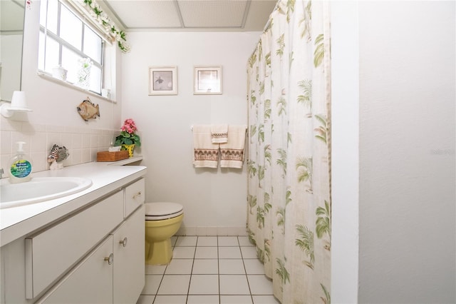 12303 Fieldstone Ln, Hudson, FL 34667 - full bathroom with toilet, tile patterned flooring, vanity, decorative backsplash, and a shower with shower curtain