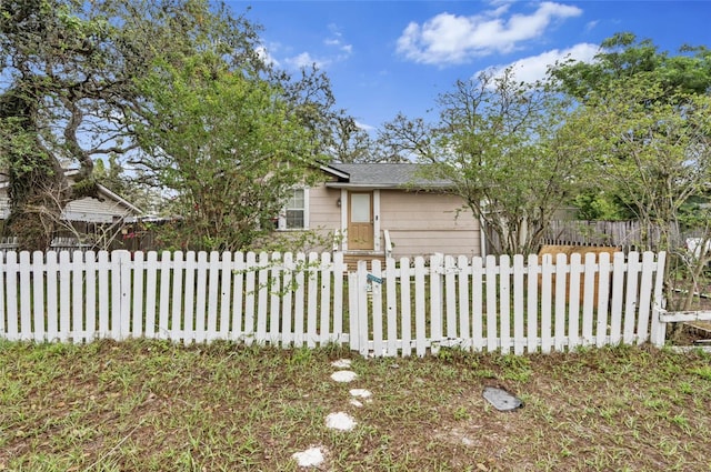 10803 N Florence Ave, Tampa, FL 33612 - view of front of home with a fenced front yard