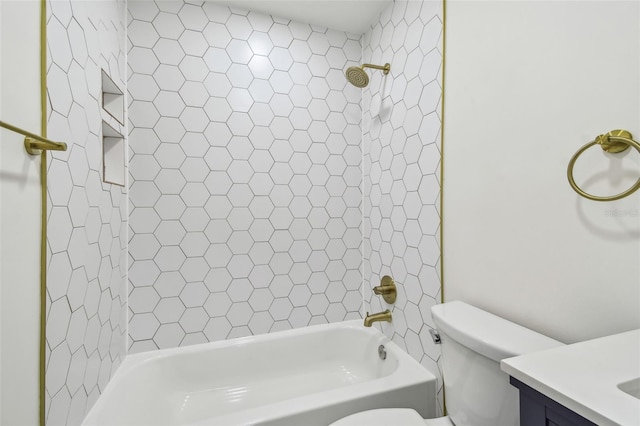 3535 16th St N, Saint Petersburg, FL 33704 - full bath featuring toilet, vanity, and shower / bath combination