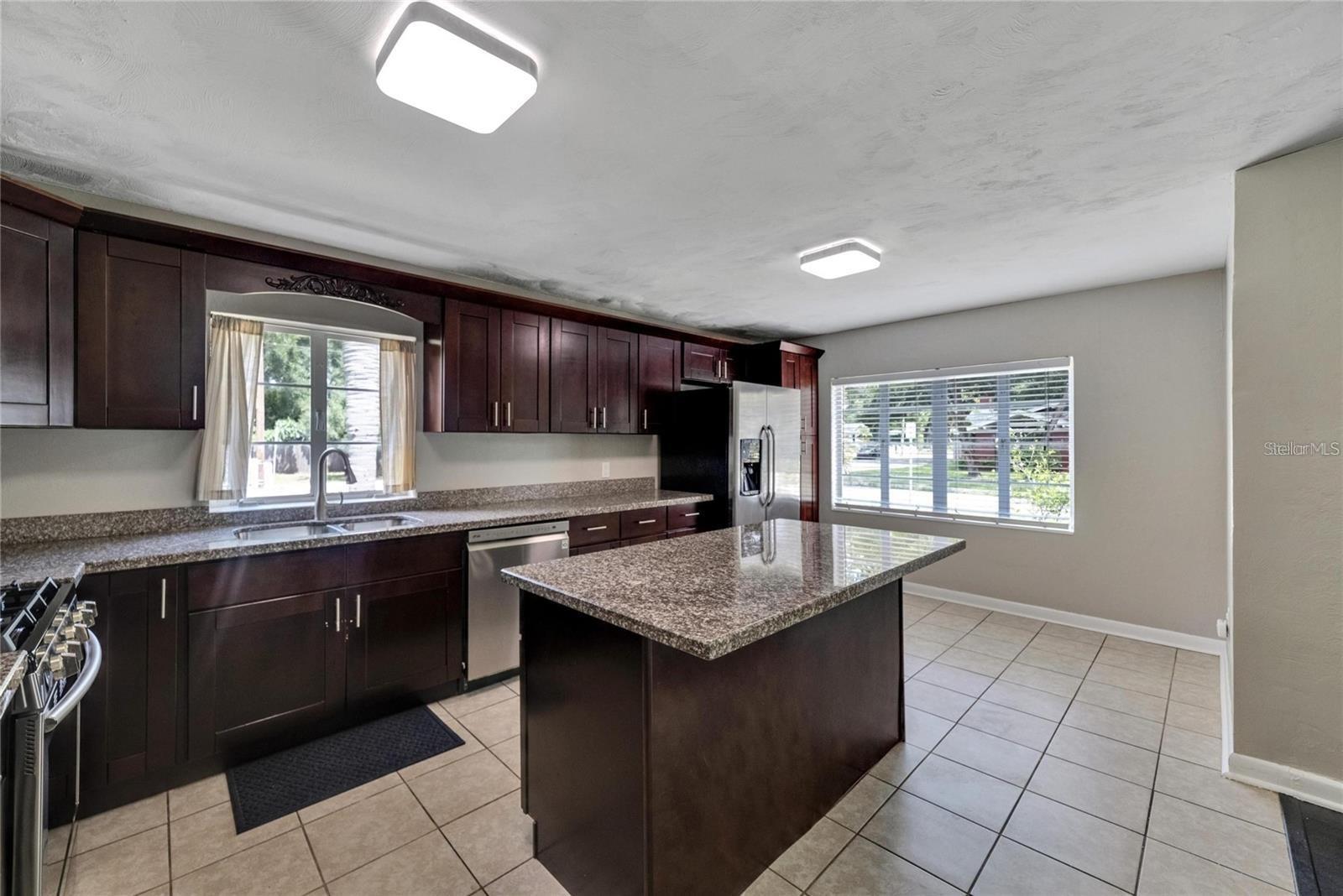 6110 N Suwanee Ave, Tampa, FL 33604 - photo 13