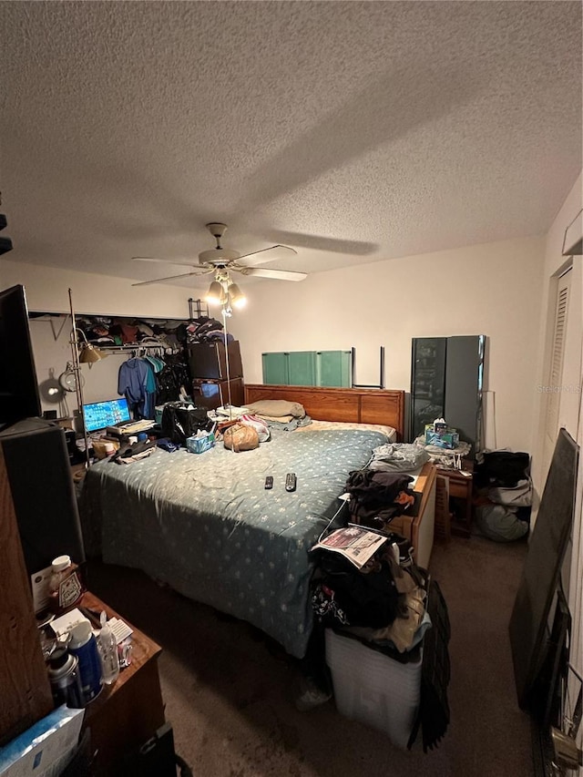 135 Pinewinds Blvd, Oldsmar, FL 34677 - carpeted bedroom with ceiling fan and a textured ceiling