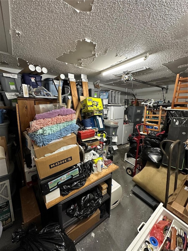 135 Pinewinds Blvd, Oldsmar, FL 34677 - garage featuring freestanding refrigerator