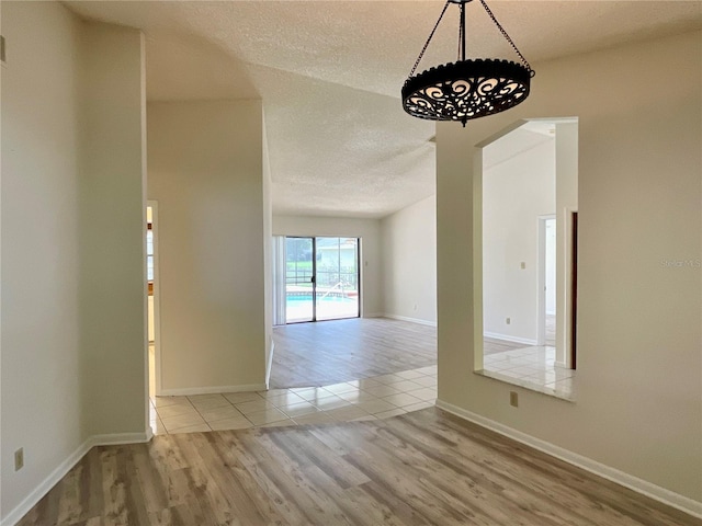 16517 Norwood Dr, Tampa, FL 33624 - photo 3