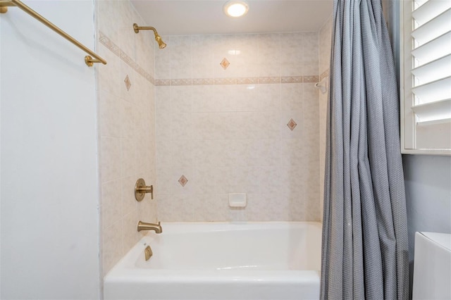 7092 S Shore Dr S, Saint Petersburg, FL 33707 - full bathroom with shower / bathtub combination with curtain