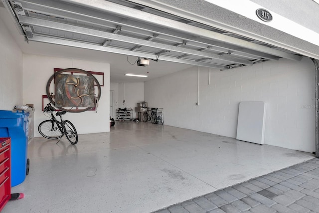 915 Tidewater Shores Loop, Bradenton, FL 34208 - garage with a garage door opener