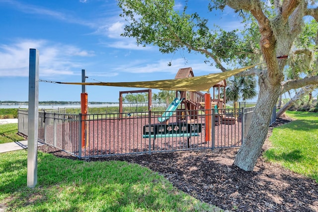 915 Tidewater Shores Loop, Bradenton, FL 34208 - community jungle gym featuring fence
