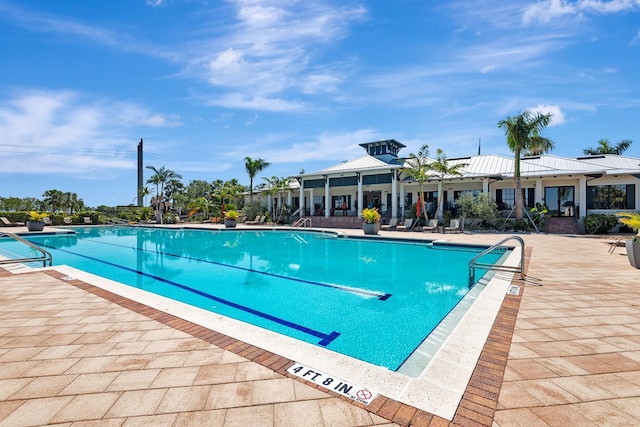 915 Tidewater Shores Loop, Bradenton, FL 34208 - community pool featuring a patio