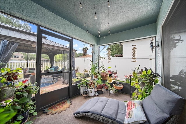 35819 Diamond Head Ct, Zephyrhills, FL 33541 - view of sunroom / solarium