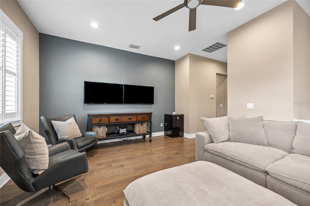 3611 W Royal Palm Cir, Tampa, FL 33629 - living area featuring a ceiling fan, wood finished floors, baseboards, and recessed lighting